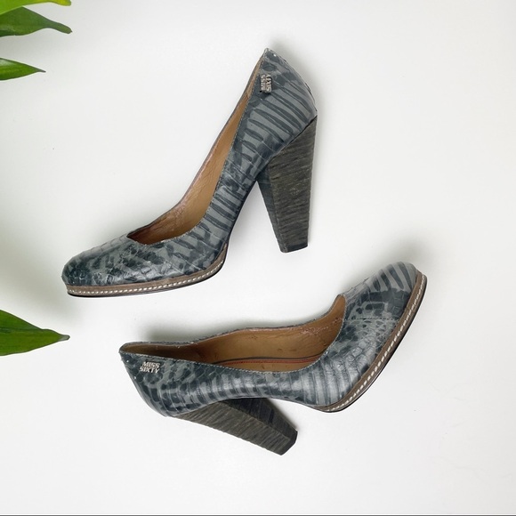 Miss Sixty Pumps Gray Leather Alligator print pumps 38.5/8 - Picture 2 of 11